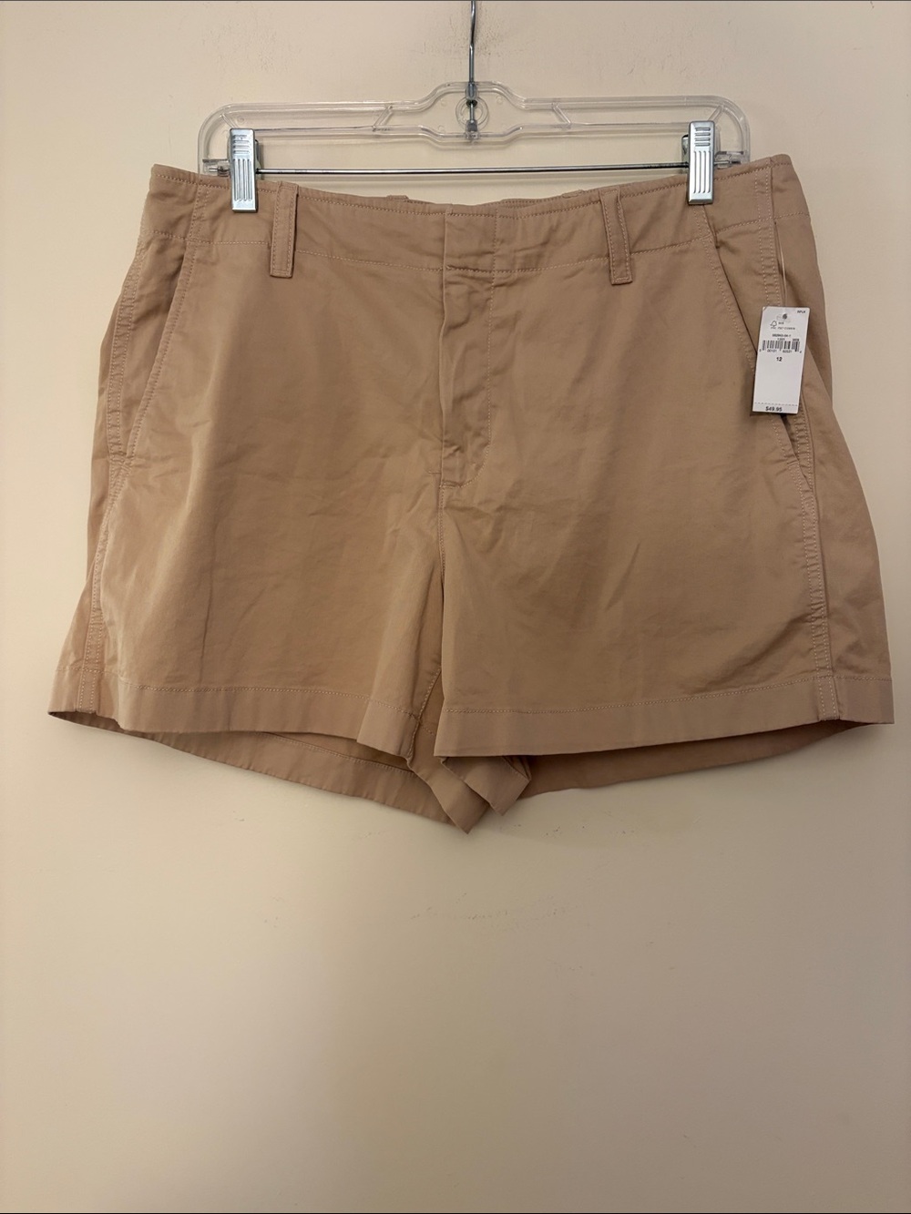 NWT Gap 4” Downtown Classic Women's‎ Casual Khaki Shorts, size 12